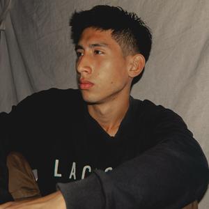 唐依童